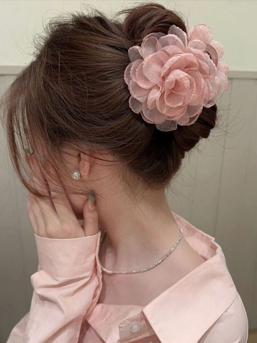 Delicate Pink Floral Hair Clip - Elegant Women’s Accessory